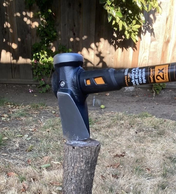 Fiskars Pro IsoCore Maul Wood Splitting Axe XXL 3.6kg