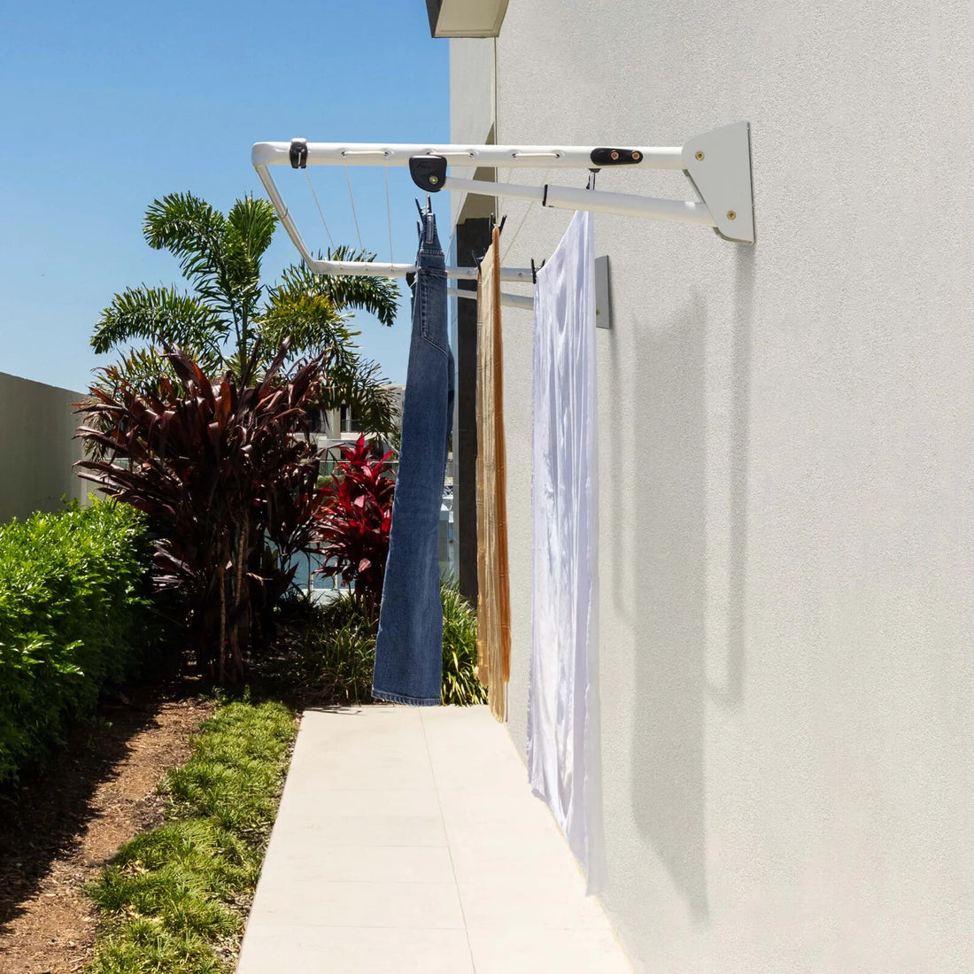 Hills Compact Clothesline - view 6