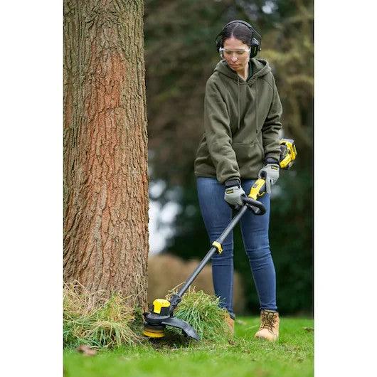 Stanley FatMax V20 18V 4.0Ah Brushless Whipper Snipper Kit SFMCSTB933M-XE