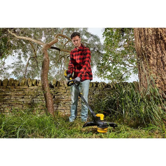 Stanley FatMax V20 18V 4.0Ah Brushless Whipper Snipper Kit SFMCSTB933M-XE